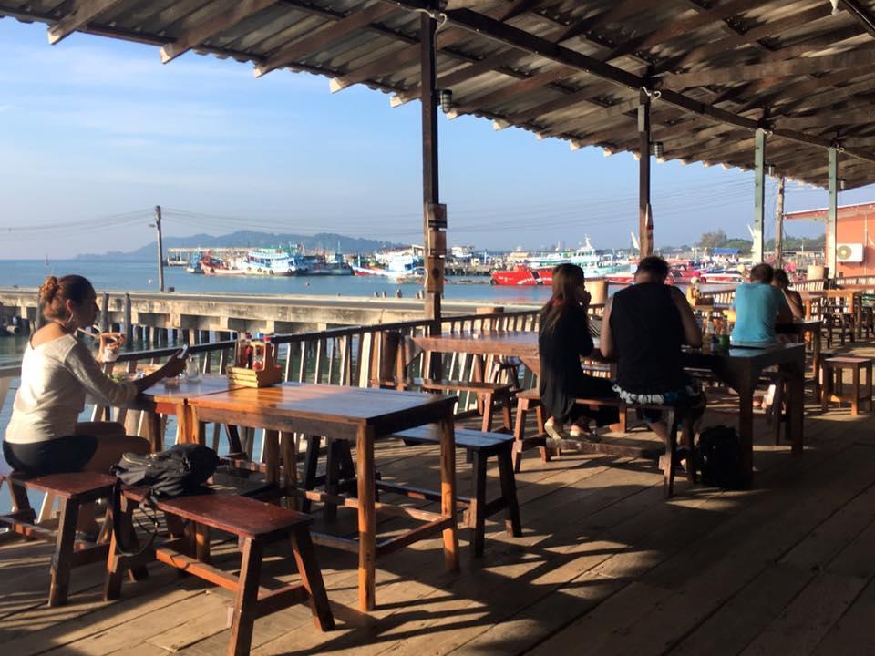A Pousada I Na Seaview Rayong Exterior foto