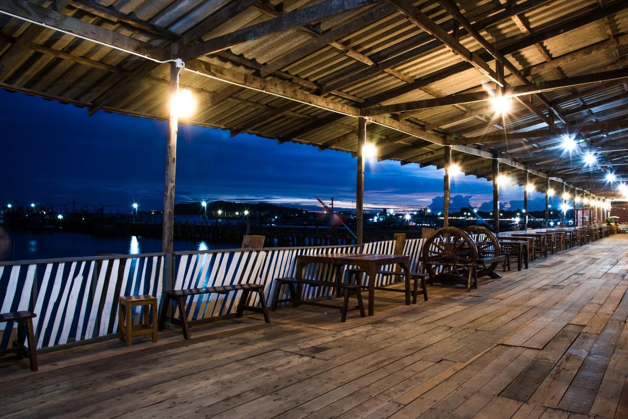 A Pousada I Na Seaview Rayong Exterior foto